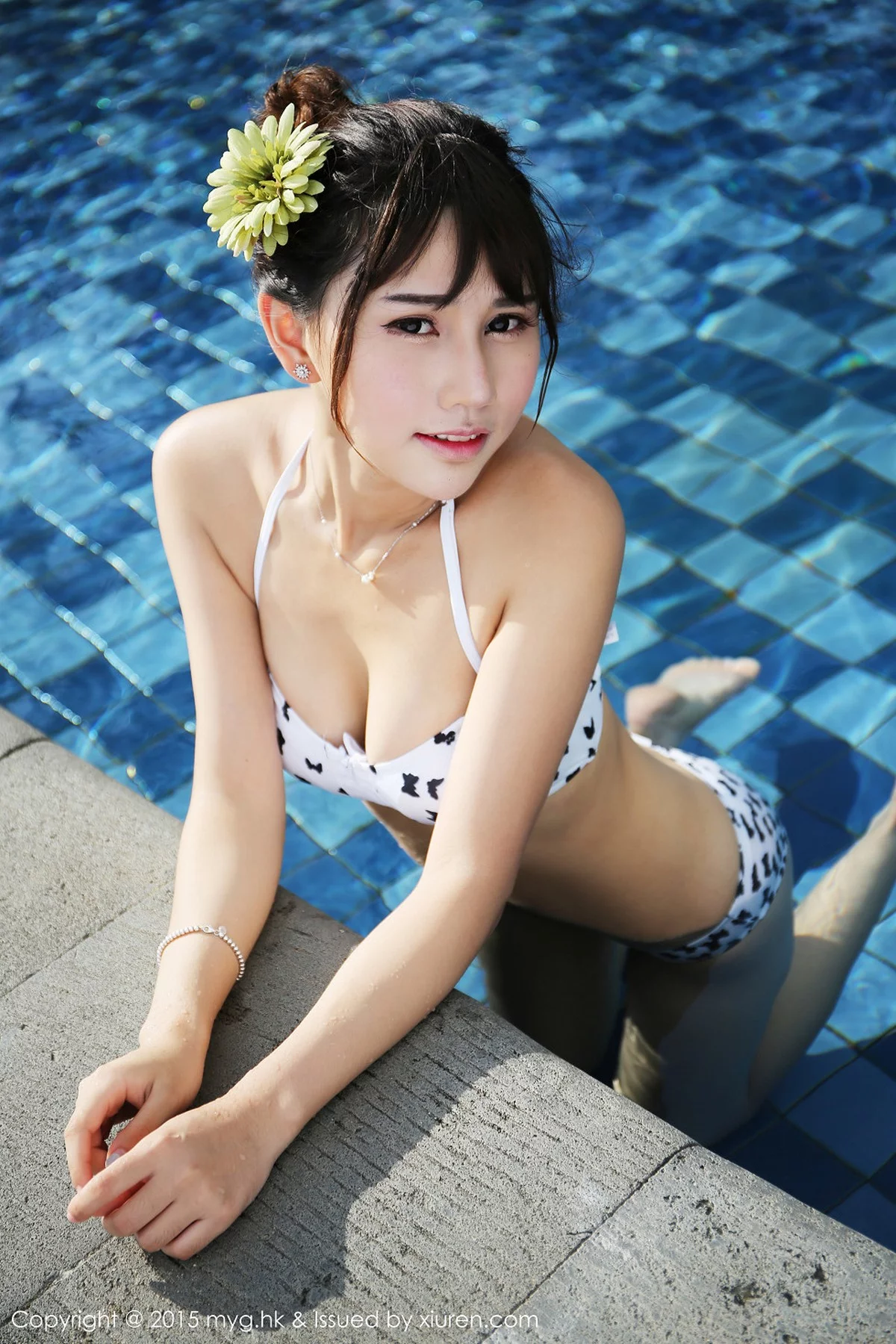 Xrmnw.Com[MyGirl美媛馆]Vol.151_嫩模Milk楚楚龙目岛旅拍第二套花点比基尼清爽迷人写真57P