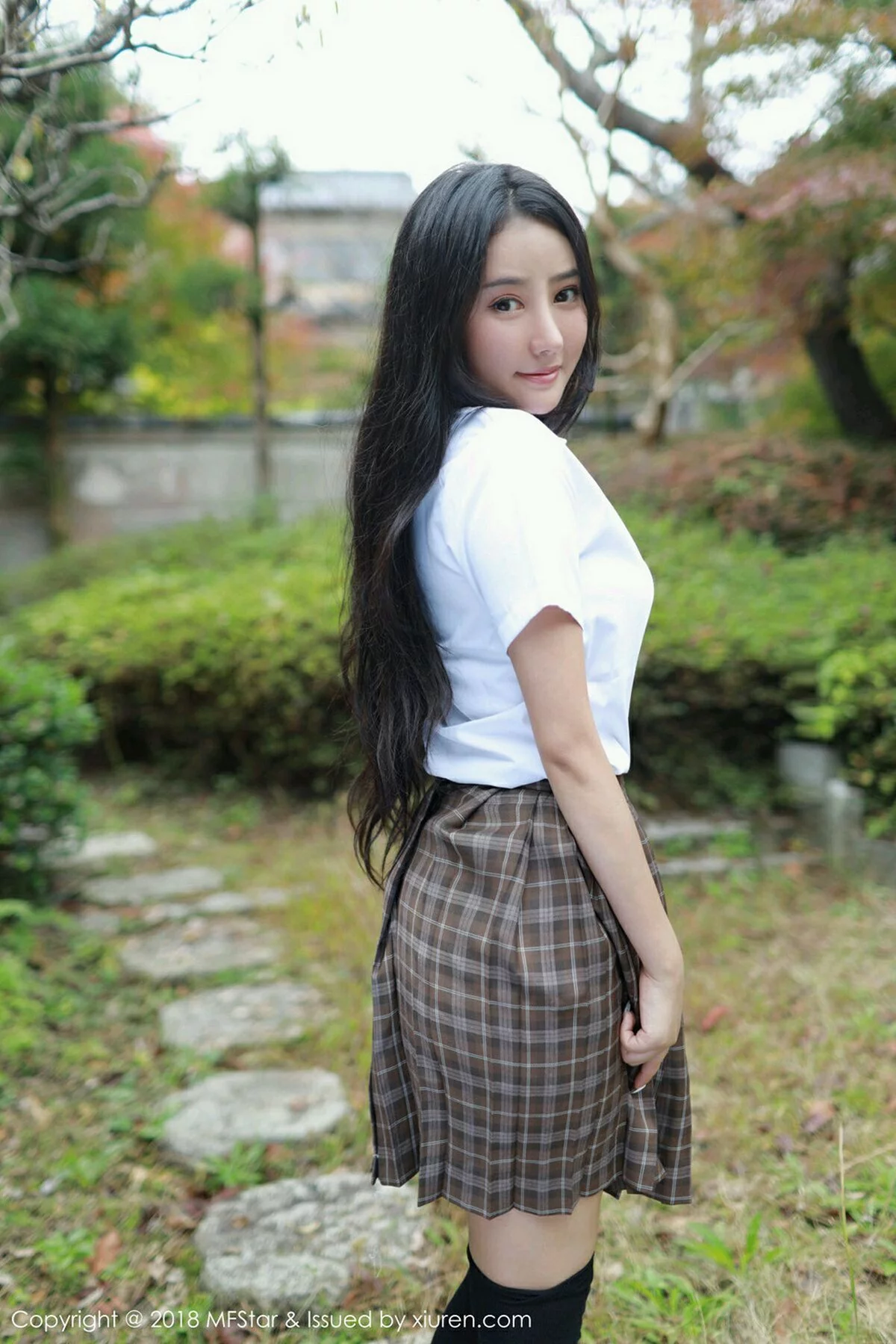 Xrmnw.Com[MFStar模范学院]Vol.163_嫩模Manuela玛鲁娜日本旅拍户外学生制服靓丽迷人写真42P