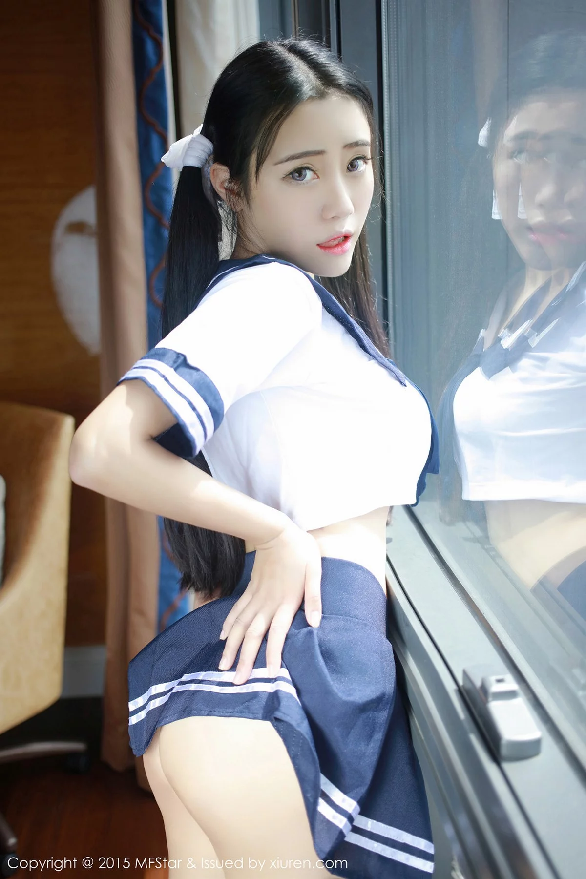 Xrmnw.Com[MFStar模范学院]Vol.032_嫩模兜豆靓Youlina半脱学生制服诱惑美臀写真42P