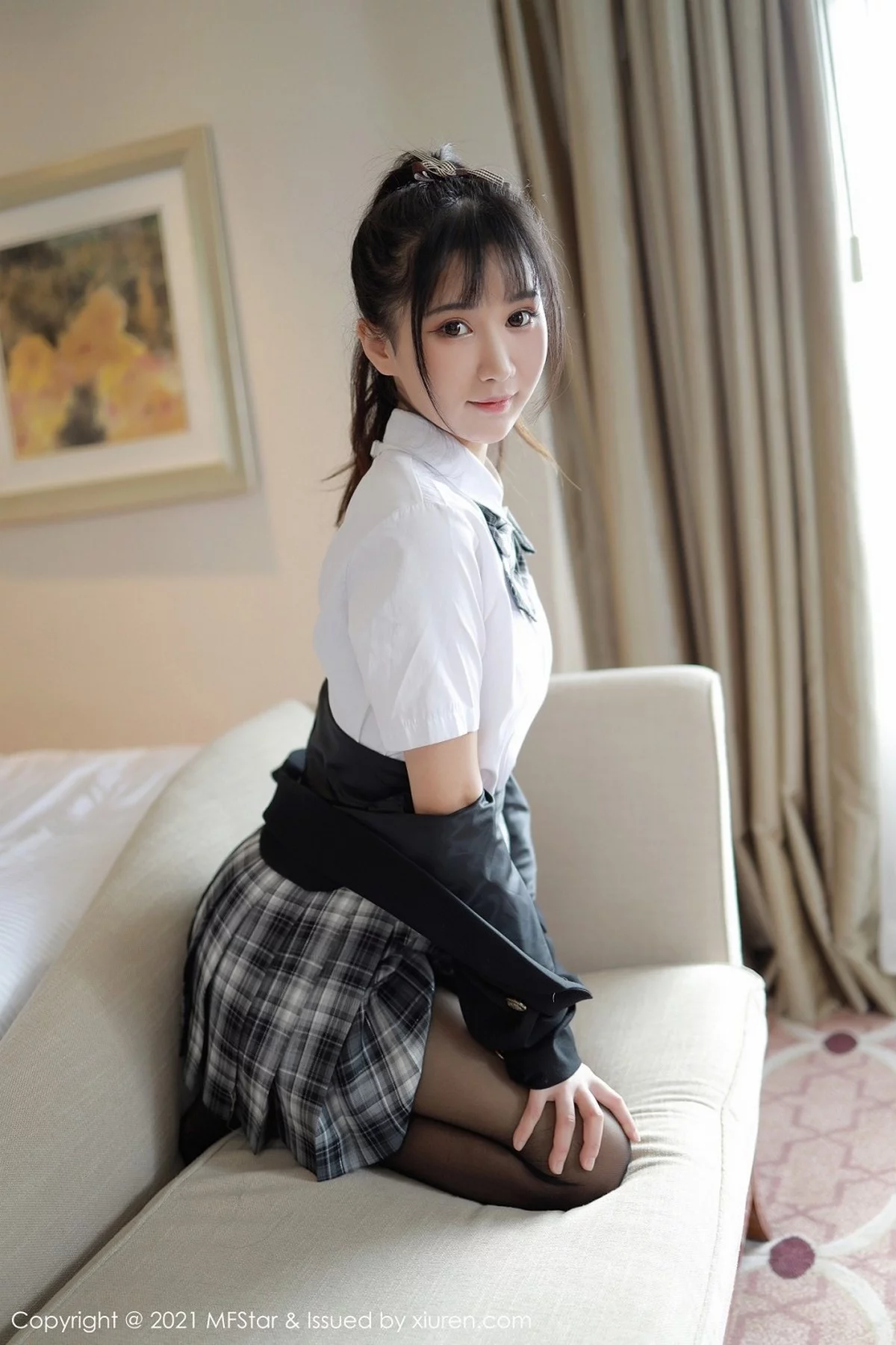 Xrmnw.Com[MFStar模范学院]Vol.439_嫩模小果冻儿格子JK制服主题露黑丝裤袜秀翘臀诱惑写真49P