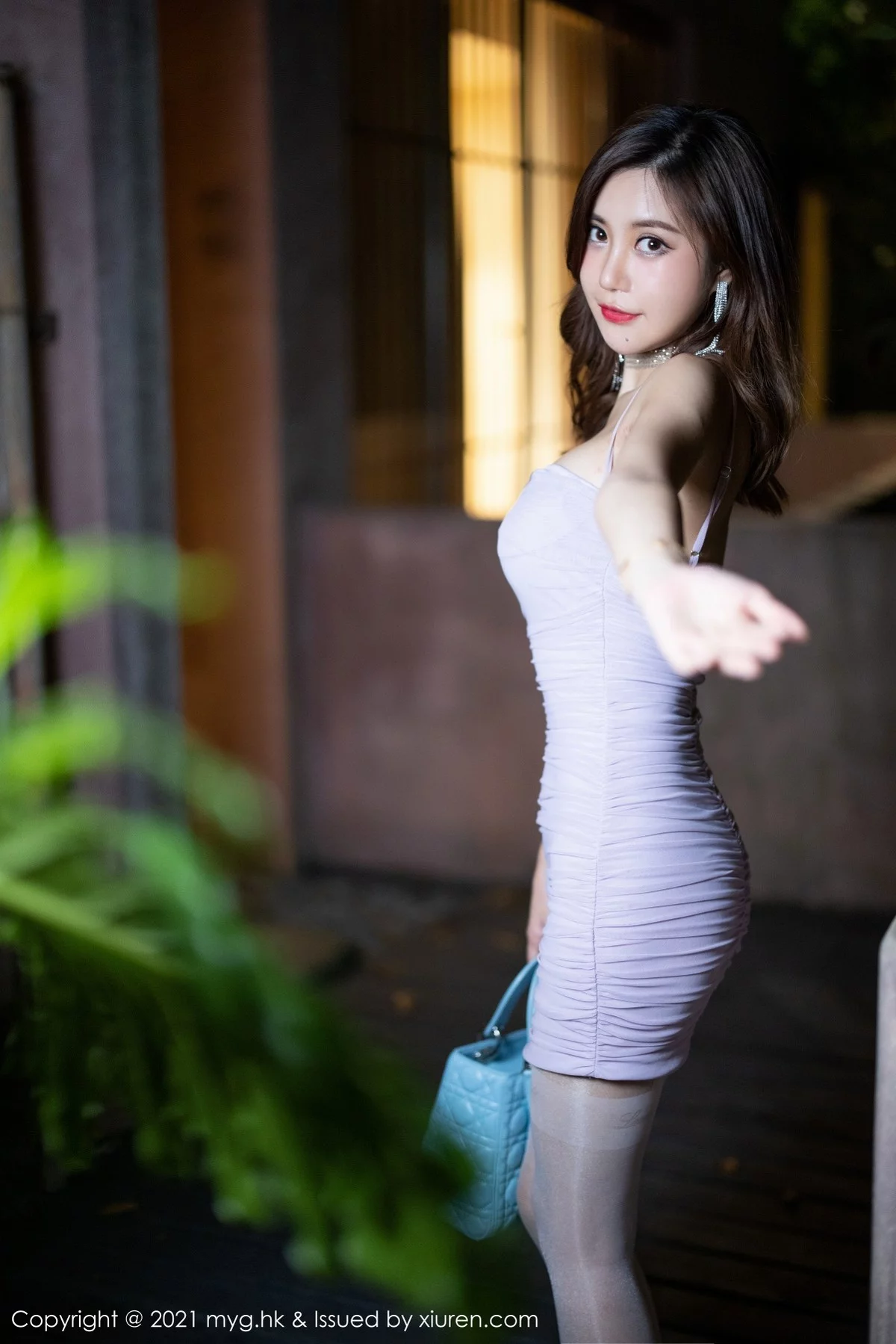 Xrmnw.Com[MyGirl美媛馆]Vol.593_女神绮里嘉Carina杭州旅拍紫色吊裙半撩露超薄肉丝诱惑写真88P