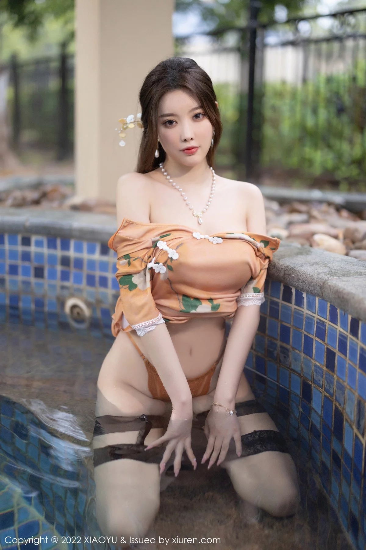 Xrmnw.Com[XiaoYu画语界]Vol.782_女神杨晨晨Yome惠州旅拍泳池脱浅色短旗袍秀完美身材诱惑写真71P