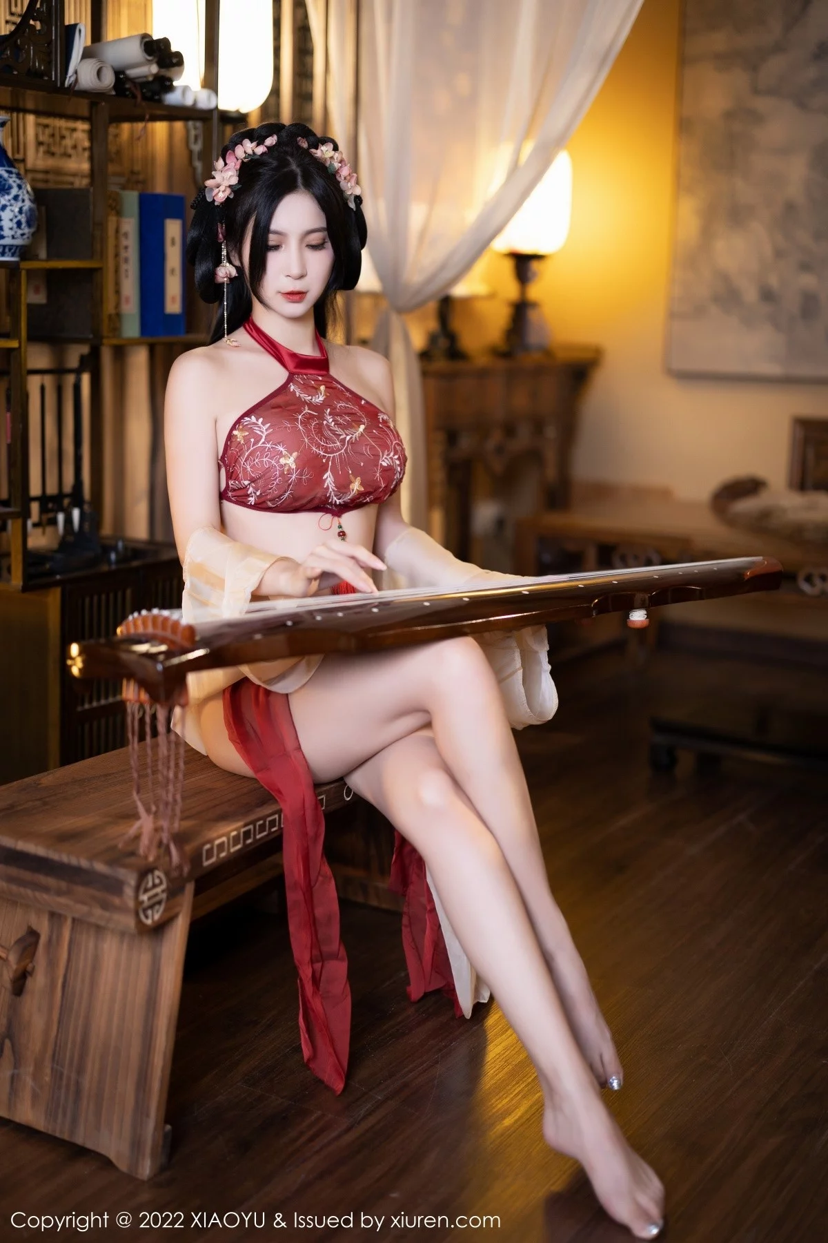 Xrmnw.Com[XiaoYu画语界]Vol.858_模特小蛮妖Yummy杭州旅拍红色丝绸古装服露白嫩肌肤诱惑写真81P