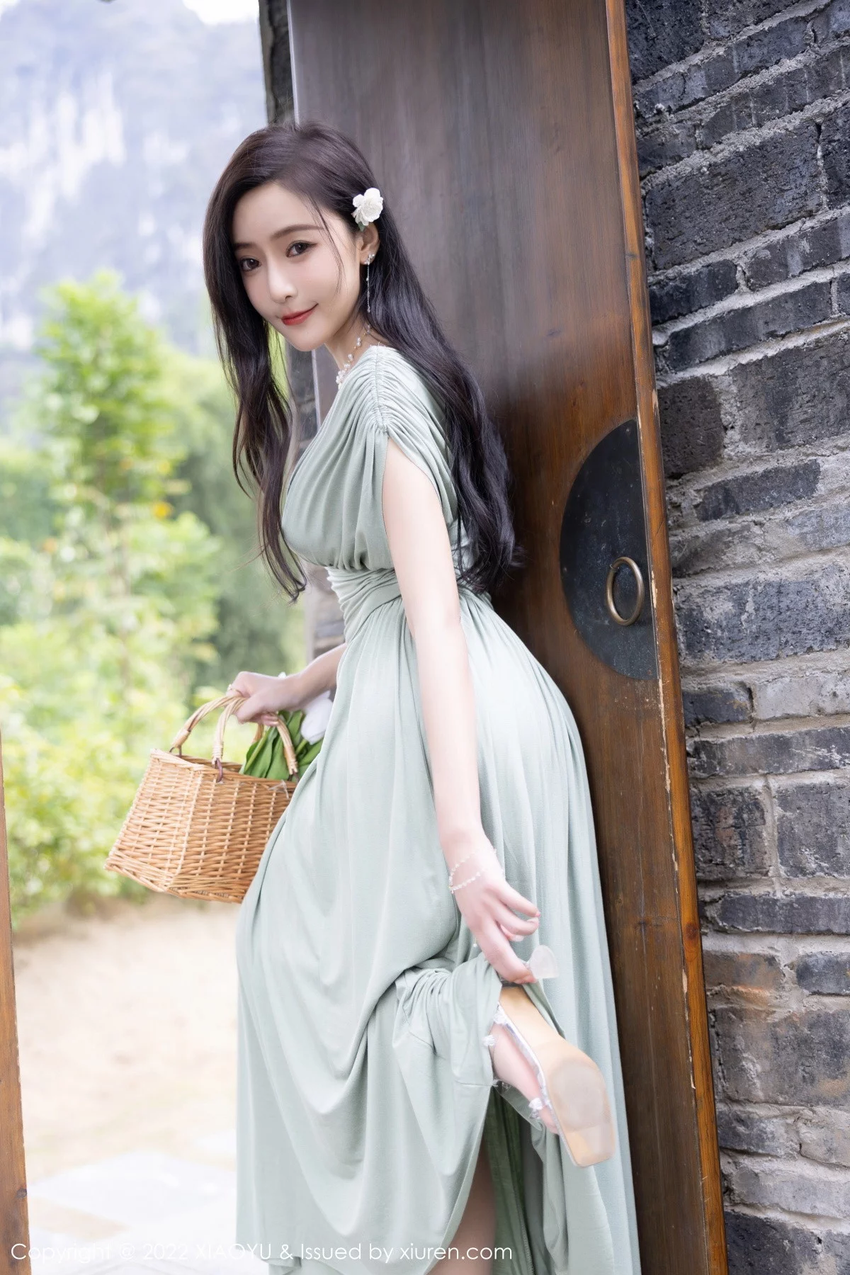 Xrmnw.Com[XiaoYu画语界]Vol.896_女神王馨瑶yanni杭州旅拍灰绿色连衣裙+白色比基尼迷人诱惑写真93P