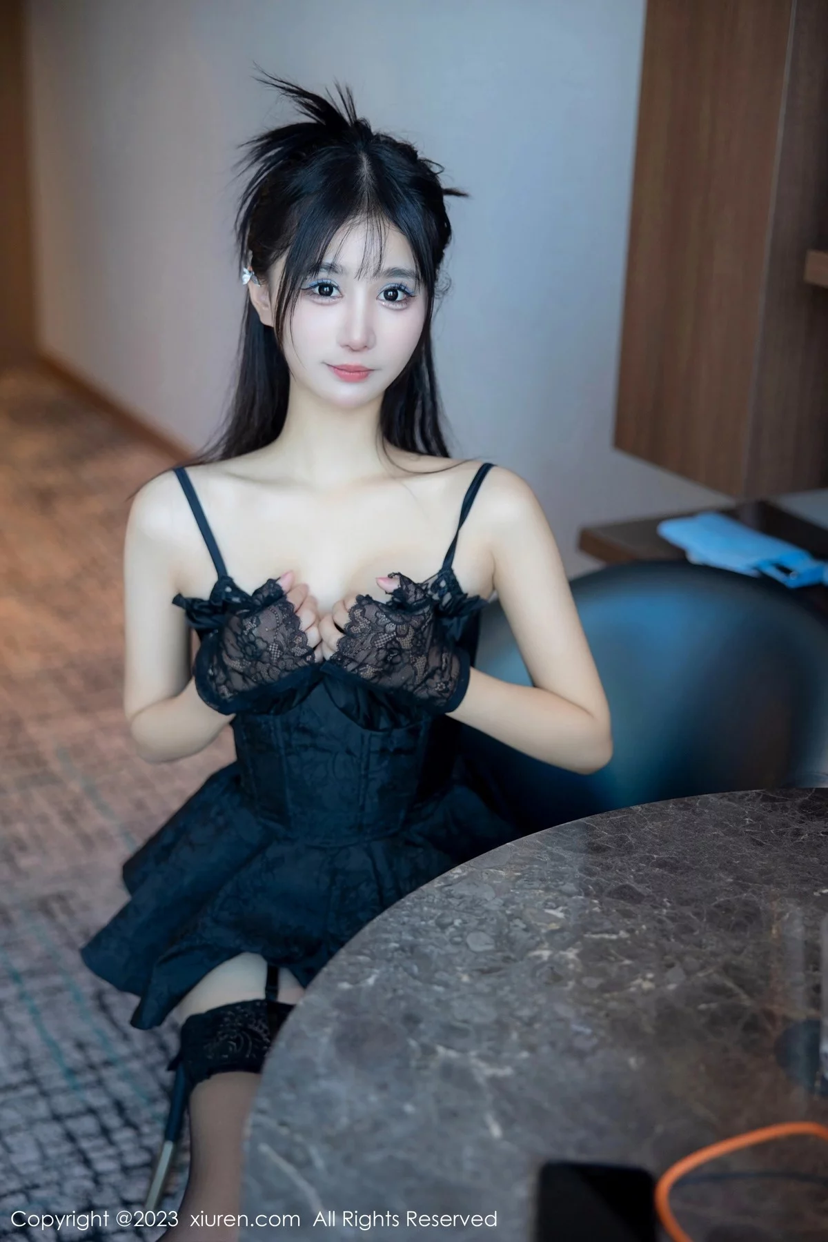 Xrmnw.Com[XiuRen秀人网]No.6516_女神小果冻儿性感黑色蕾丝内衣配黑丝吊袜秀完美身材诱惑写真79P