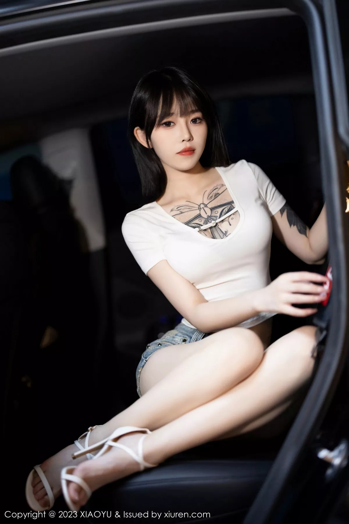 Xrmnw.Com[XiaoYu画语界]Vol.1096_模特奶瓶.性感白T配超短牛仔裤露白色内衣秀曼妙身姿诱惑写真90P