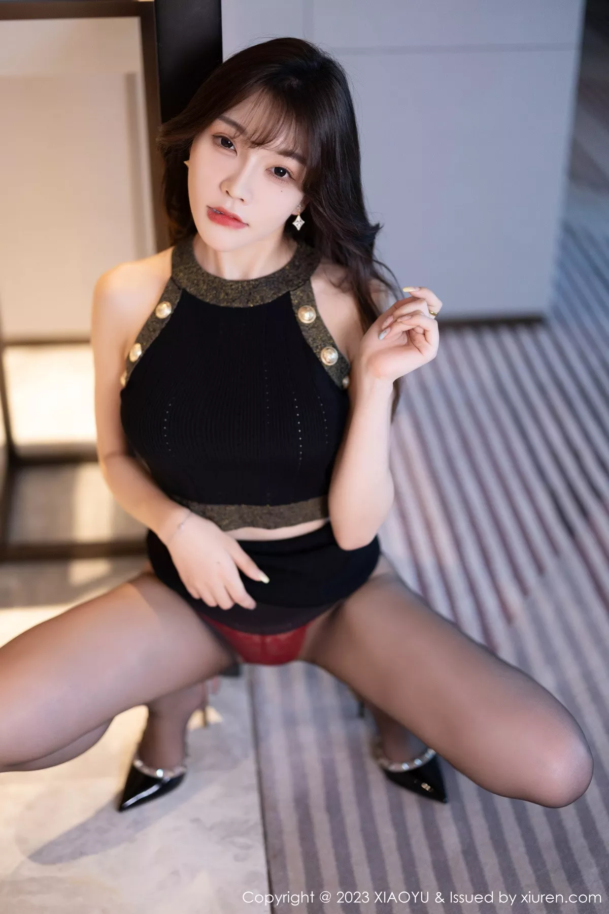 Xrmnw.Com[XiaoYu画语界]Vol.1137_女神徐莉芝Booty性感黑色服饰配超薄黑丝露红色内衣诱惑写真84P