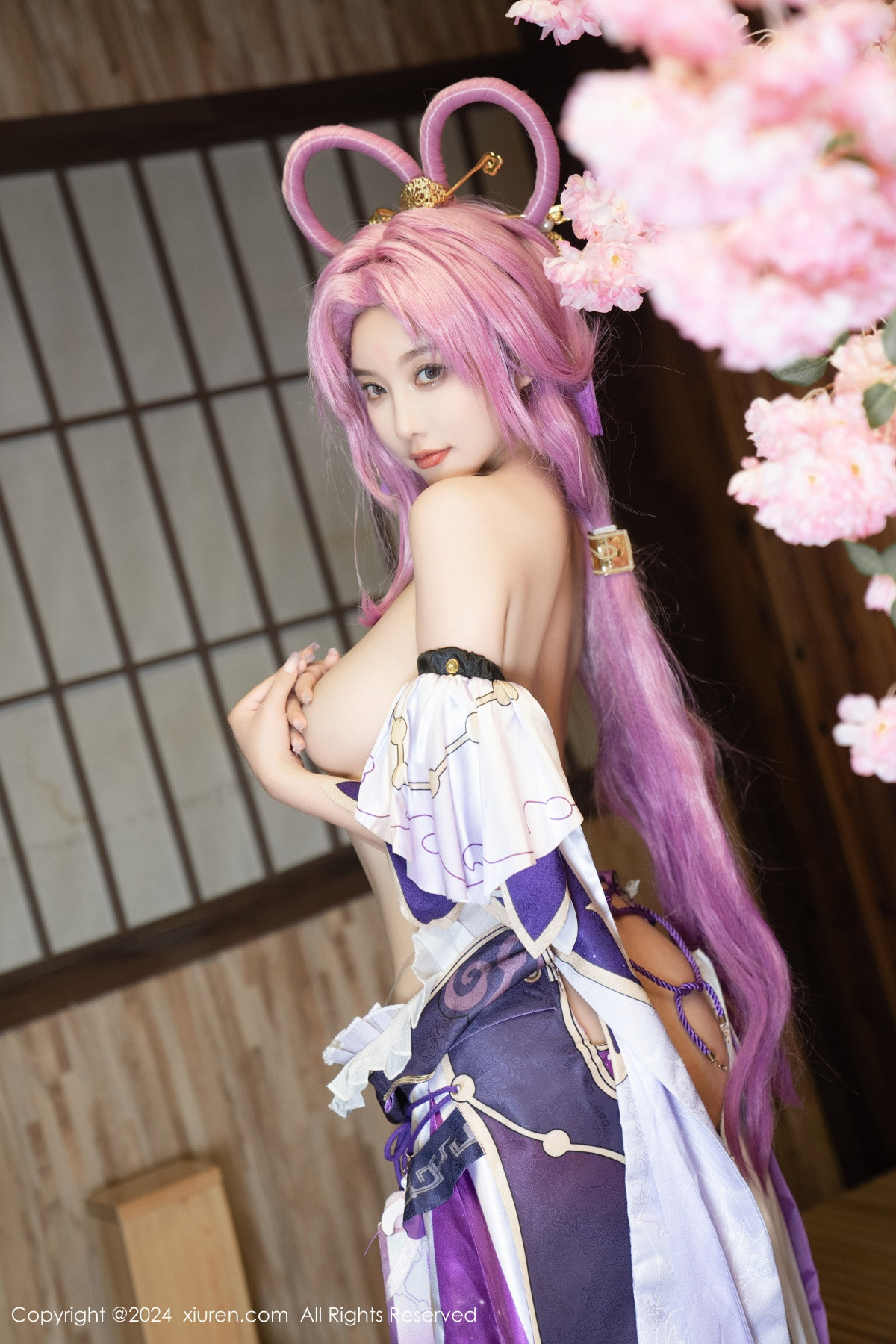 Xrmnw.Com[XiuRen秀人网]No.8943_女神杨晨晨Yome性感紫色Cosplay服饰配白丝袜秀丰满身材诱惑写真79P