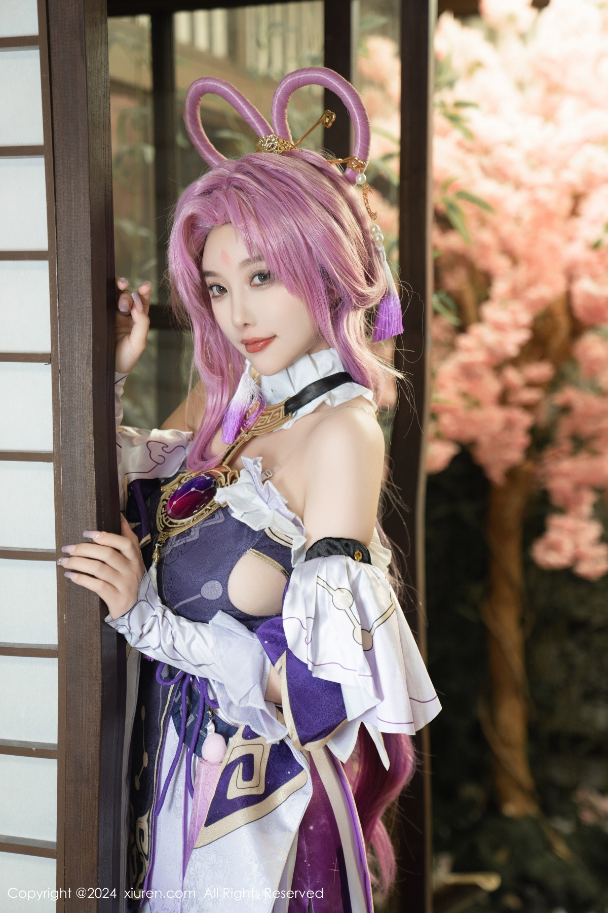 Xrmnw.Com[XiuRen秀人网]No.8943_女神杨晨晨Yome性感紫色Cosplay服饰配白丝袜秀丰满身材诱惑写真79P