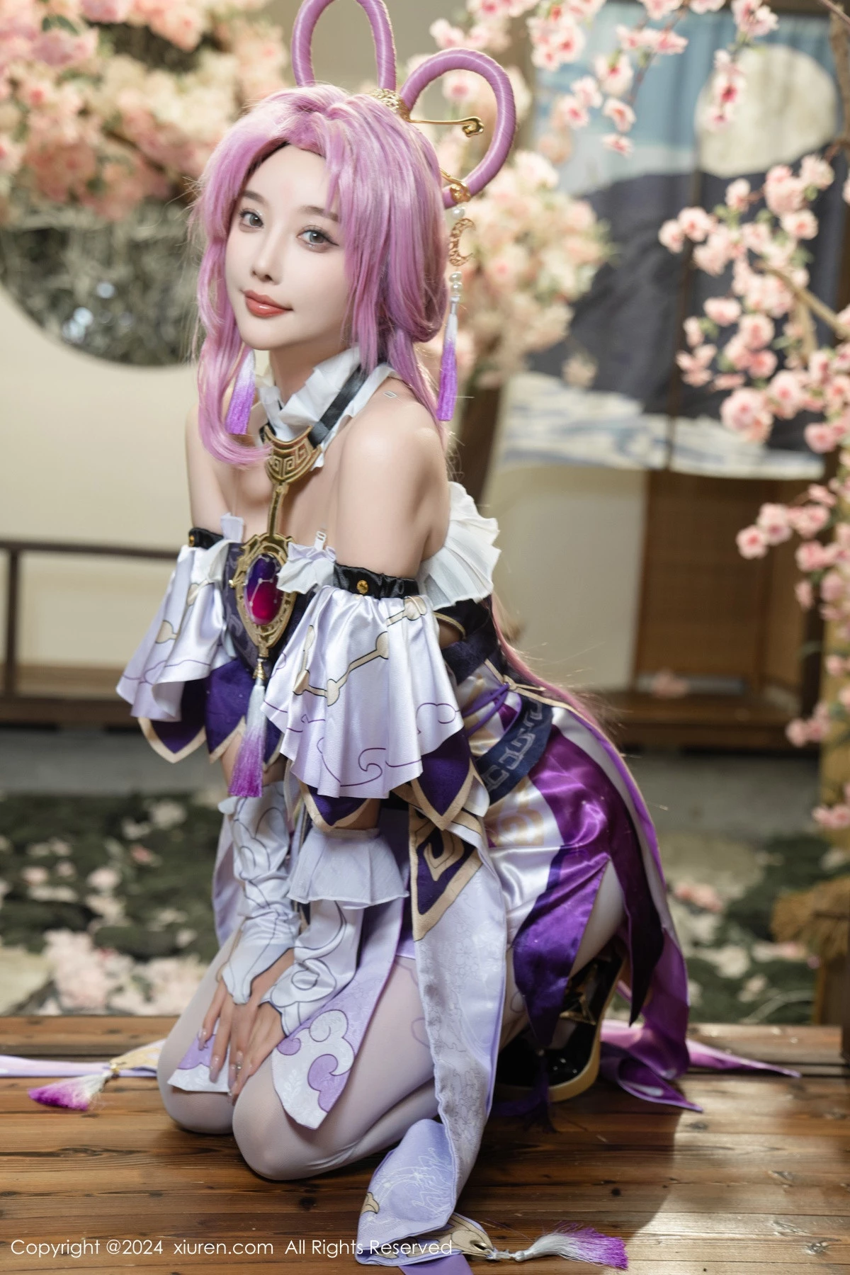 Xrmnw.Com[XiuRen秀人网]No.8943_女神杨晨晨Yome性感紫色Cosplay服饰配白丝袜秀丰满身材诱惑写真79P